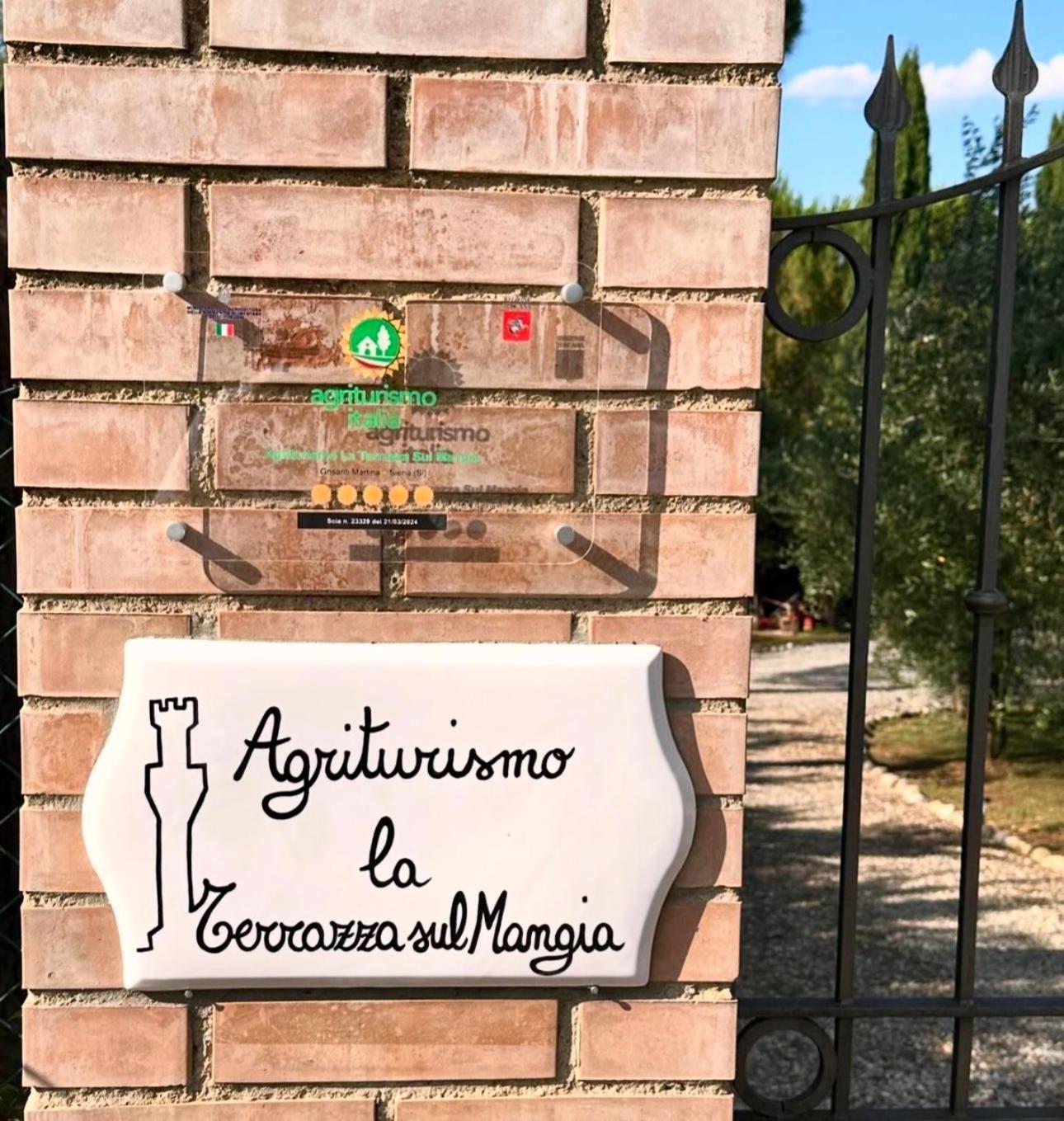 Agriturismo La Terrazza Sul Mangia 시에나 외부 사진
